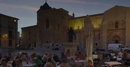 Πανσιόν Restaurante Boccalino León